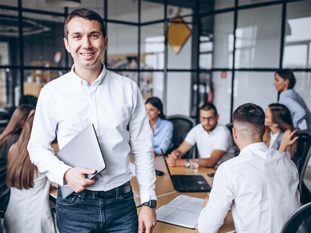 Aide structuration sociale d'entreprise : statut social dirigeant, embauche, obligations légales