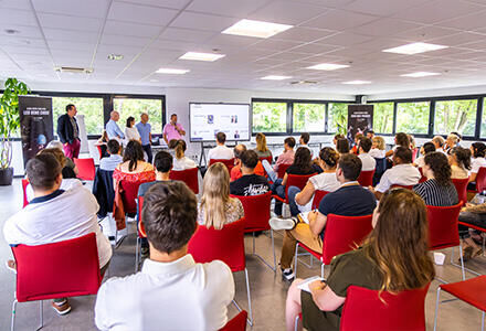 Agence Groupe MG à Chavanod, proche d'Annecy, grande salle de réunion