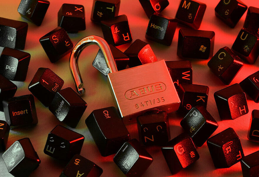 Typosquattage et cyberattaques : comment protéger votre entreprise de A à Z ?