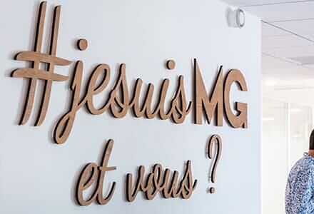 Enseigne #jesuisMGetvous à Aime